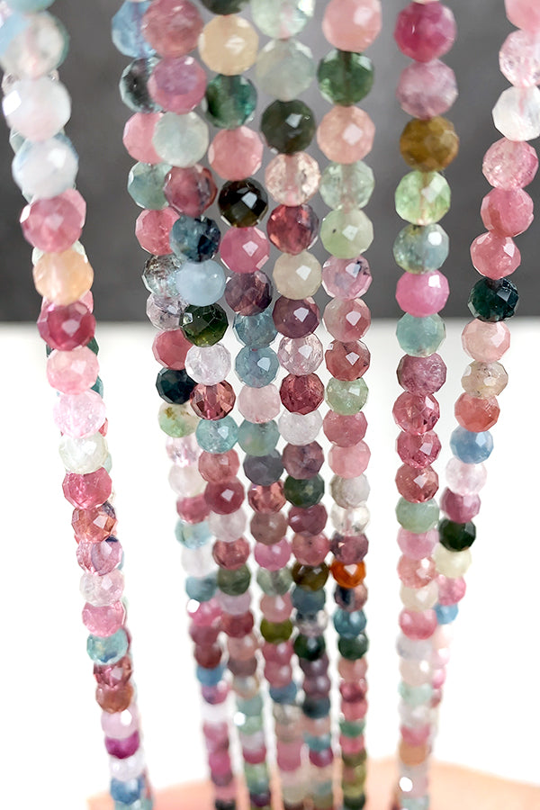 【天然石】 トルマリン （ラウンドカット） マルチカラー　ミックス 大きさ　約4～4.2mm 穴径　約0.5～0.6mm