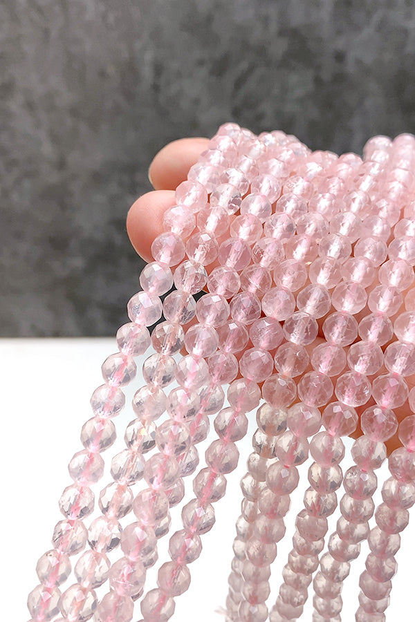 【天然石】 ローズクォーツ （ラウンドカット） 大きさ　約6mm 穴径　約0.4～0.5mm