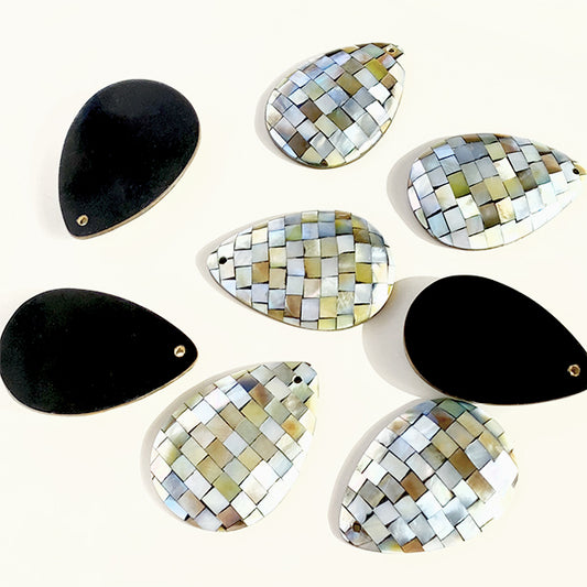 Mosaic shell (flat drop plane) Color Black Size approx. 45 x 30 mm Thickness approx. 6 mm 1 piece 