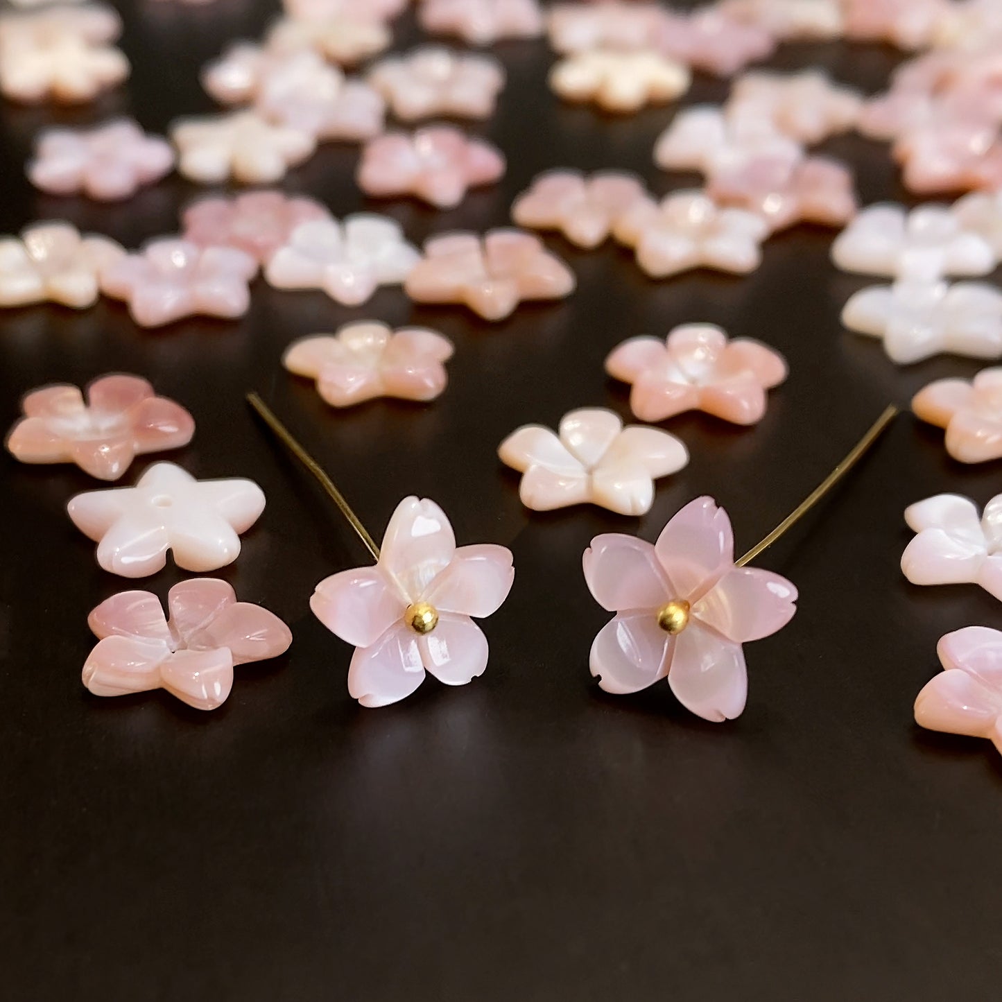[Shell] Pink Shell (Cherry Blossom) Size: Approx. 9mm Hole Diameter: Approx. 0.8mm 