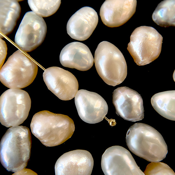 Freshwater Pearl (Baroque) Gray, White, Orange Size Approx. 6-7.5×5.5-6mm Hole diameter Approx. 0.5mm Approx.