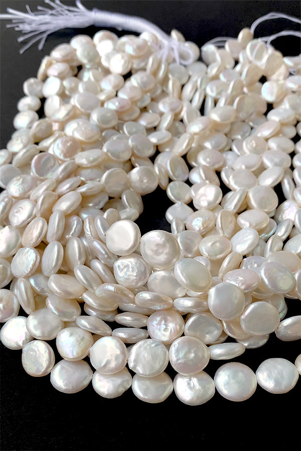 Freshwater pearl (coin disc) Size: approx. 11-12mm Hole diameter: approx. 0.4-0.5mm