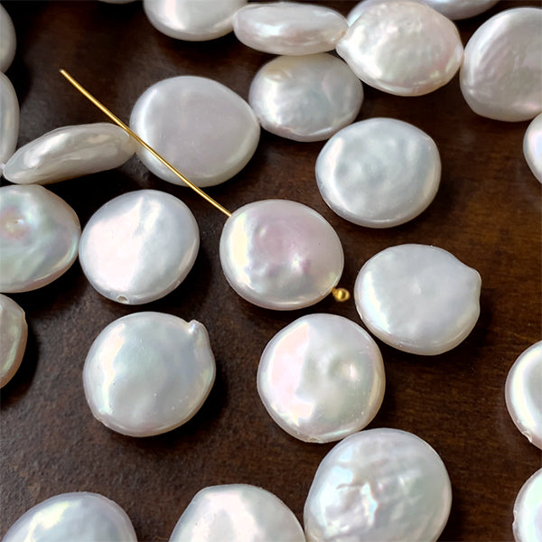 Freshwater pearl (coin disc) Size: approx. 11-12mm Hole diameter: approx. 0.4-0.5mm