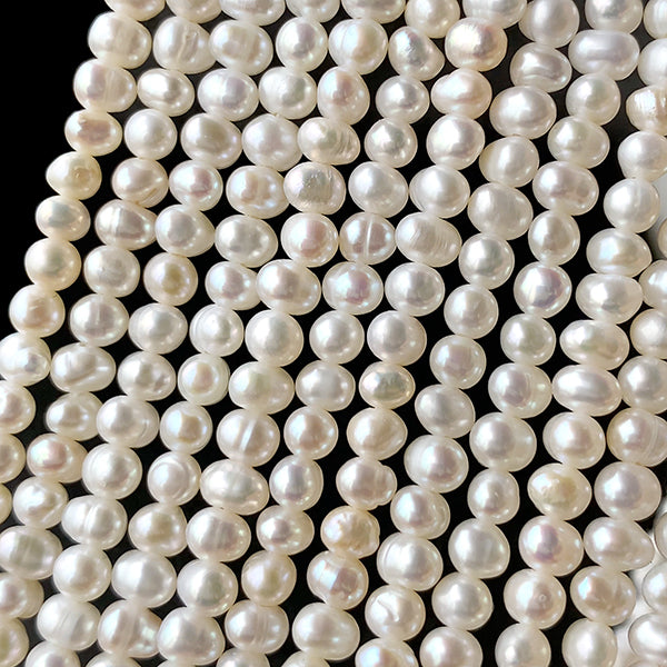 Freshwater pearl (Potato) Size: Approx. 3-3.5 x 4-4.5 mm Hole diameter: Approx. 0.4-0.5 mm 