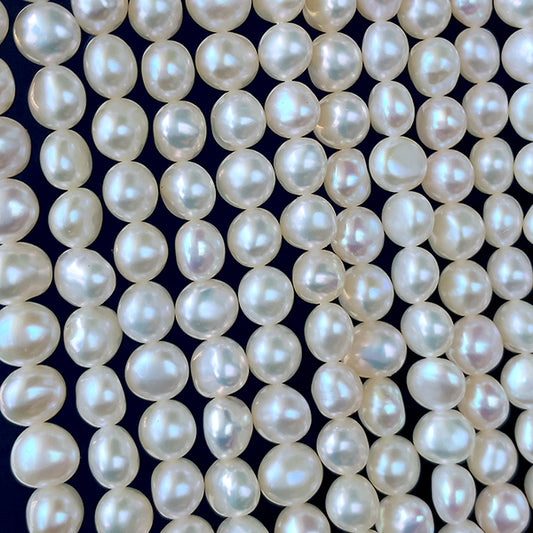 Freshwater pearl (flat potato) Size: approx. 5.5-6 x 6-6.5 mm 