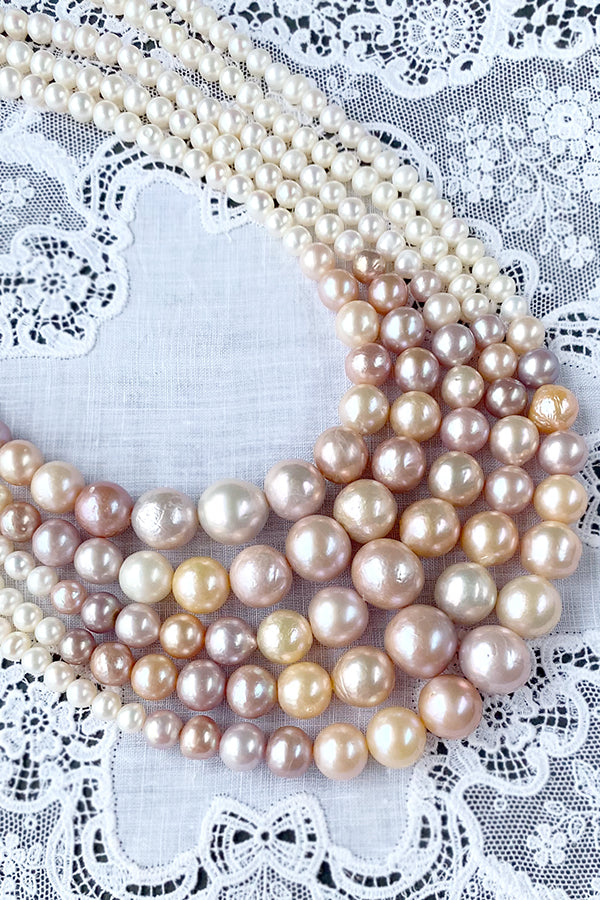 Freshwater pearls (potato) Gradient mixed color Size: approx. 5.5-12 x 5.5-13.5 mm Hole diameter: approx. 0.4-0.5 mm 1 strand: approx. 40 cm approx. 60 pieces 