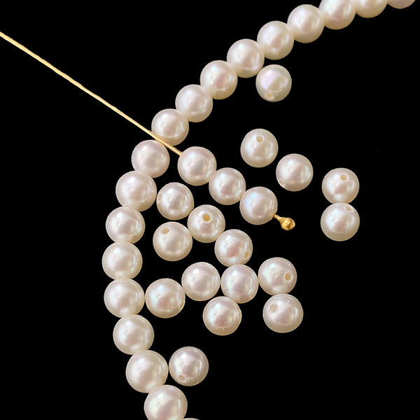 【淡水パール】 （セミラウンド） 大きさ　約3.4～3.5×3.6～3.7mm 穴径　約0.4～0.5mm