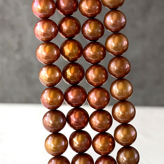 【淡水パール】 ブラウン （ポテト） 大きさ　約6.7～7×7～7.4mm 穴径　約0.4～0.5mm 1連　約40cm　約57個