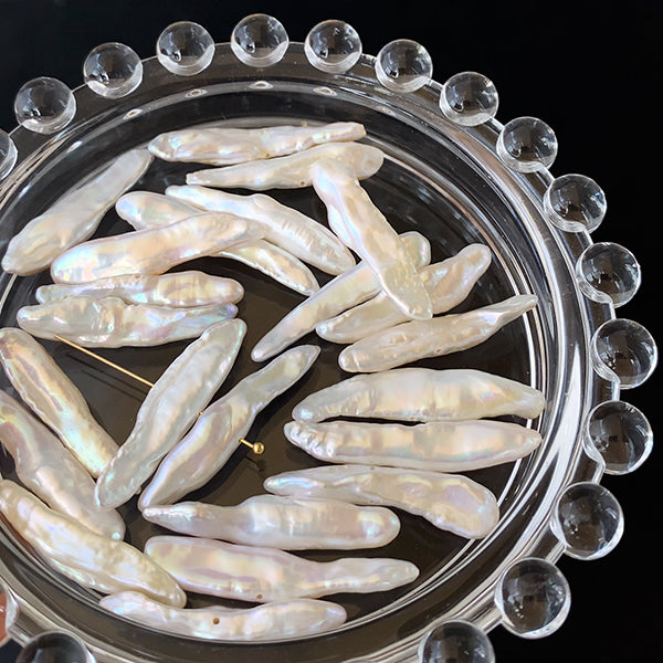 【淡水パール】 （スティック　ビワ　枝） 大きさ　約5～5.5×25～30mm 穴径　約0.4～0.5mm