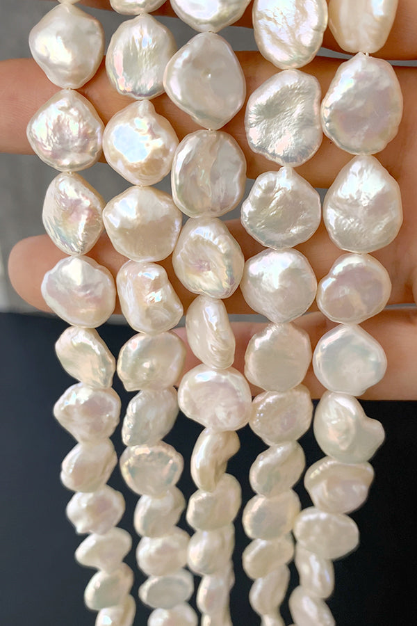 【淡水パール】 （けし　花びら） 大きさ　約12～13.5×11～12.5mm 穴径　約0.4～0.5mm