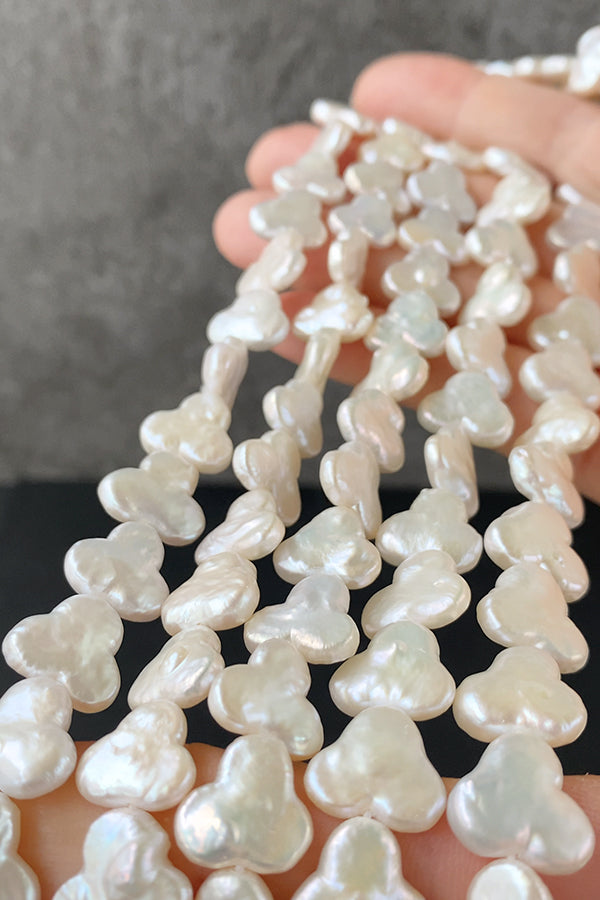 Freshwater Pearls (Three-Leaf Clover) Size: Approx. 11-12.5 x 11.5-14mm, Hole Diameter: Approx. 0.4-0.5mm, Strand: Approx. 35cm, Approx. 30 Pearls