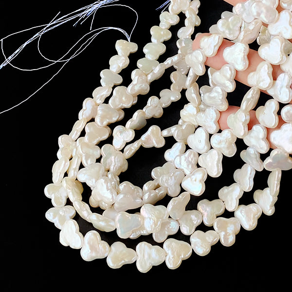 Freshwater Pearls (Three-Leaf Clover) Size: Approx. 11-12.5 x 11.5-14mm, Hole Diameter: Approx. 0.4-0.5mm, Strand: Approx. 35cm, Approx. 30 Pearls