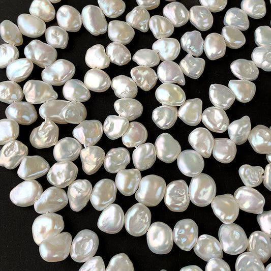 【淡水パール】 （けし　花びら） 大きさ　約6～7×7～8.5mm 穴径　約0.4～0.5mm