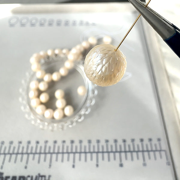 [Freshwater pearl] (Round cut) Size: Approx. 11-12.5mm Hole diameter: Approx. 0.5-0.6mm 