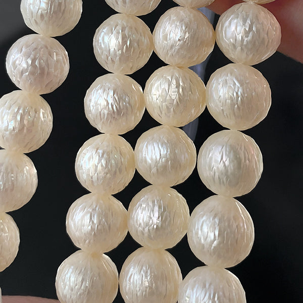 [Freshwater pearl] (Round cut) Size: Approx. 11-12.5mm Hole diameter: Approx. 0.5-0.6mm 