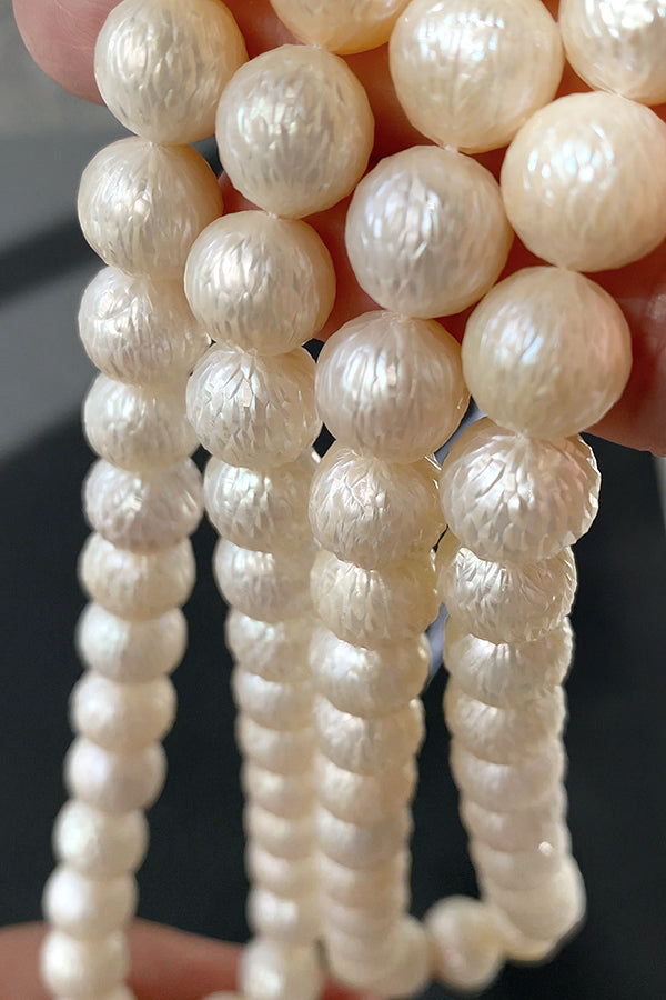 [Freshwater pearl] (Round cut) Size: Approx. 11-12.5mm Hole diameter: Approx. 0.5-0.6mm 