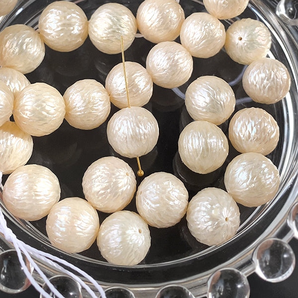[Freshwater pearl] (Round cut) Size: Approx. 11-12.5mm Hole diameter: Approx. 0.5-0.6mm 
