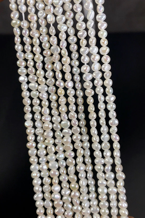 【淡水パール】 （フラットポテト） 大きさ　約3～3.5×4～4.5mm 穴径　約0.4～0.5mm