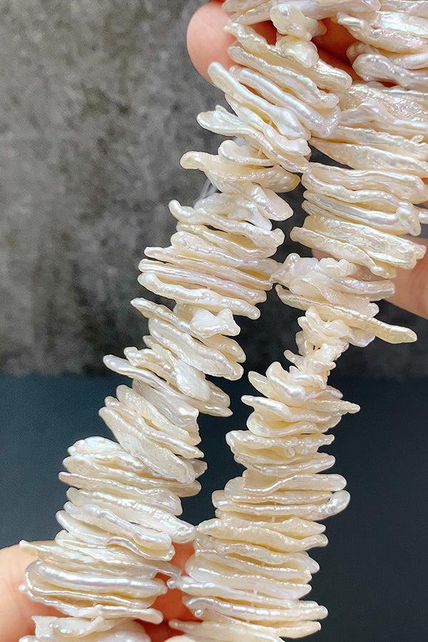 Freshwater Pearl (Loquat Stick) Size: Approx. 2-2.5 x 20-30mm Hole Diameter: Approx. 0.4-0.5mm