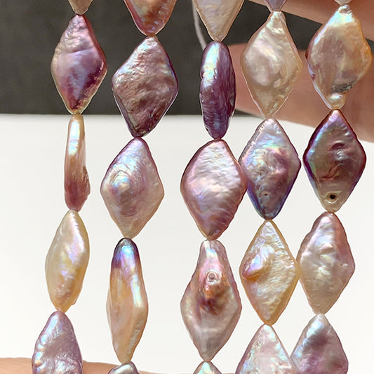 【淡水パール】 （ダイヤ　菱形） ピンク 大きさ　約15～16×10～11mm 穴径　約0.4～0.5mm 10個