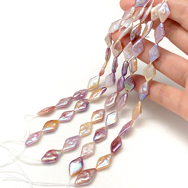 【淡水パール】 （ダイヤ　菱形） ピンク 大きさ　約15～16×10～11mm 穴径　約0.4～0.5mm 10個