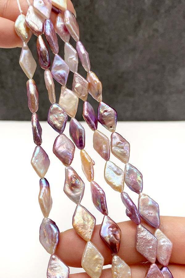 【淡水パール】 （ダイヤ　菱形） ピンク 大きさ　約15～16×10～11mm 穴径　約0.4～0.5mm 10個