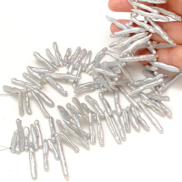 【淡水パール】 （スティック　ビワ　枝） グレー 大きさ　約3.5～4.5×15～30mm 穴径　約0.4～0.5mm