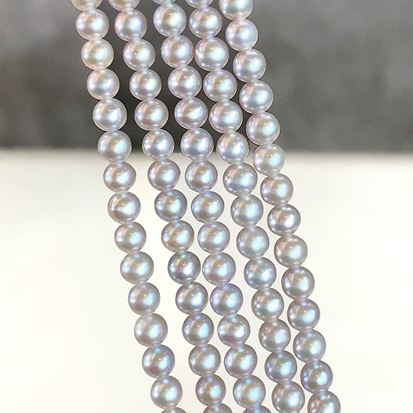 Freshwater Pearls (Semi-Round) Gray, Size: Approx. 2.8-3 x 3-3.2mm, Hole Diameter: Approx. 0.4-0.5mm, Strand: Approx. 38cm, 130 Pearls 