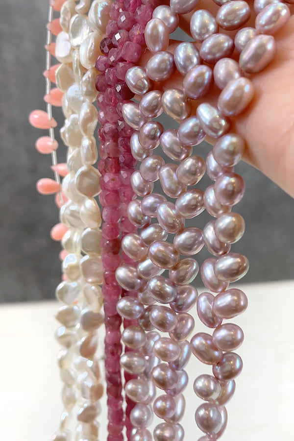 【淡水パール】 （ライス　つぼみ） ナチュラルピンク ナチュラルパープル 大きさ　約5～6×7～9mm 穴径　約0.4～0.5mm