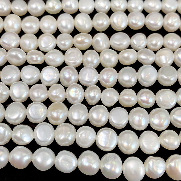 【淡水パール】 （フラットポテト） 大きさ　約6～7×7～8mm 穴径　約0.5mm 約50～52個　約35cm