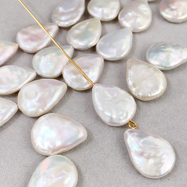 【淡水パール】 （フラットドロップ　ペアシェイプ） 大きさ　約18.5～19×14～15mm 穴径　約0.5～0.6mm