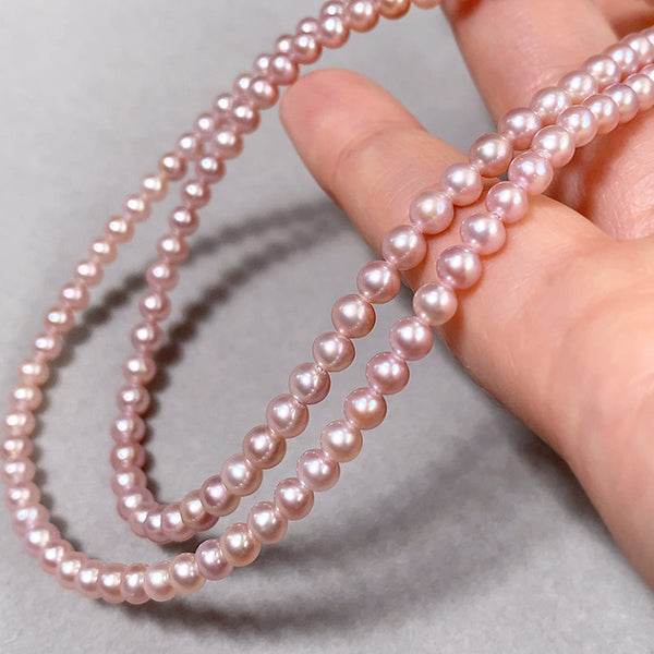 【淡水パール】 （セミラウンド） ピンク 大きさ　約4mm 穴径　約0.5～0.6mm 1連　約38cm　約90個