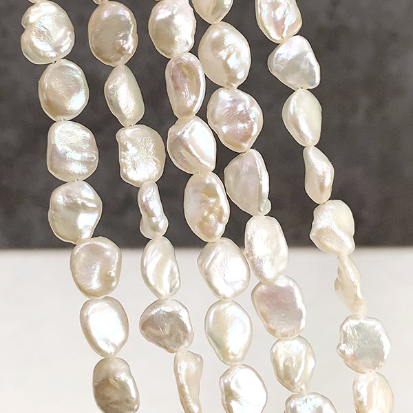 【淡水パール】 （花びら　ケシ） 小サイズ　大きさ　約7.5～8.5×7～7.5mm 大サイズ　大きさ　約9～11×7.5～8.5mm 穴径　約0.5mm