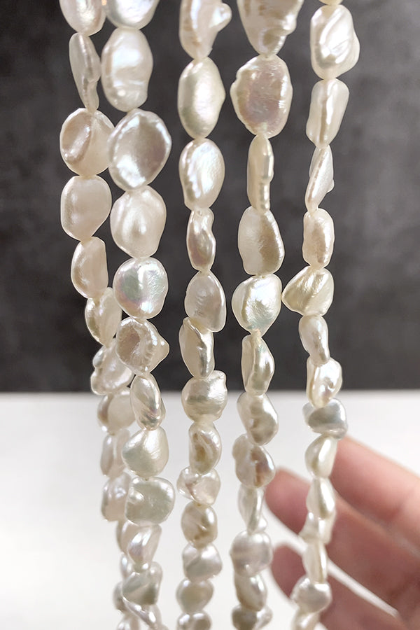 【淡水パール】 （花びら　ケシ） 小サイズ　大きさ　約7.5～8.5×7～7.5mm 大サイズ　大きさ　約9～11×7.5～8.5mm 穴径　約0.5mm