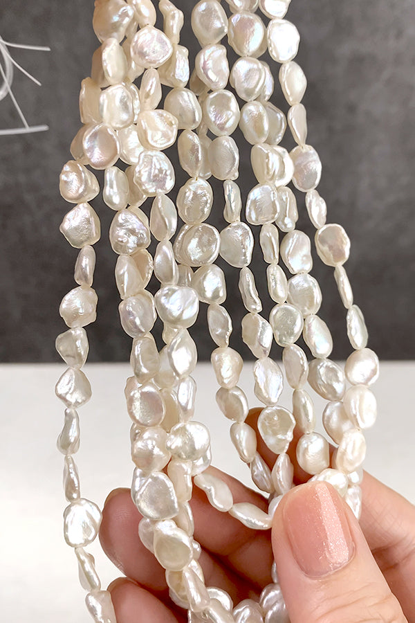 【淡水パール】 （花びら　ケシ） 小サイズ　大きさ　約7.5～8.5×7～7.5mm 大サイズ　大きさ　約9～11×7.5～8.5mm 穴径　約0.5mm
