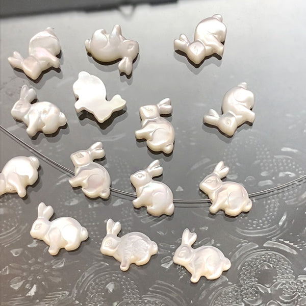 [Shell] Mother of Pearl (Rabbit) Size: Approx. 12 x 8 mm Hole diameter: Approx. 0.7-0.8 mm Thickness: Approx. 3 mm