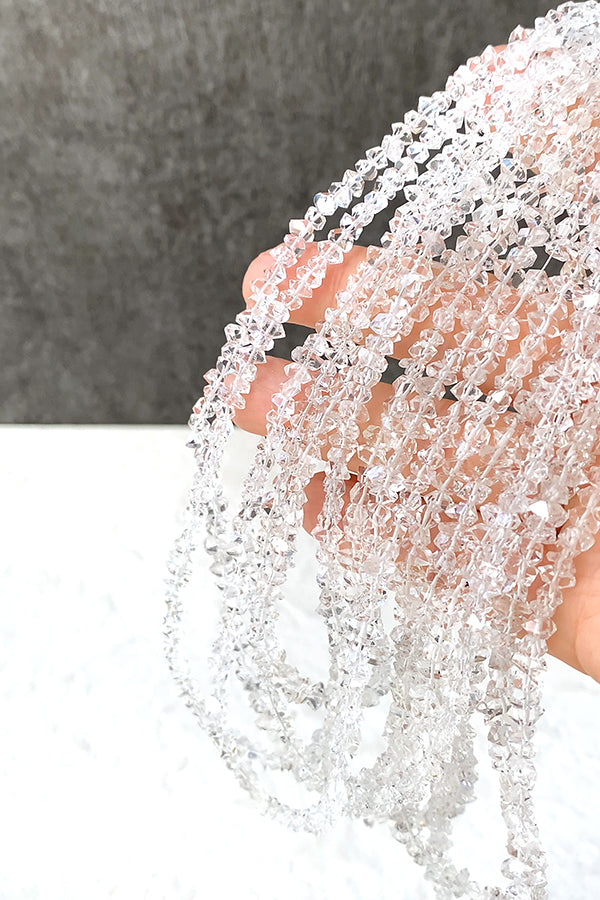 【天然石】 アフガニスタンクリスタル ハーキマーダイヤモンド （ラフカット　タンブルカット） 大きさ　約2～3.5×4～7mm 穴径　約0.4～0.5mm