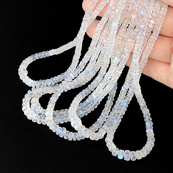 [Natural Stone] Rainbow Moonstone (Button Cut) Size: Approx. 2-4 x 3.5-6mm Hole diameter: Approx. 0.4mm