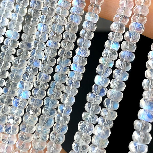 [Natural Stone] Rainbow Moonstone (Button Cut) Size: Approx. 2-4 x 3.5-6mm Hole diameter: Approx. 0.4mm
