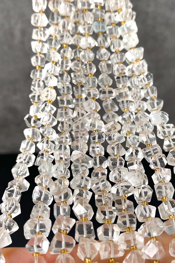 【天然石】 トパーズ ホワイト （ラフカット　タンブルカット） 大きさ　約4～5×6～7mm 穴径　約0.4～0.5mm