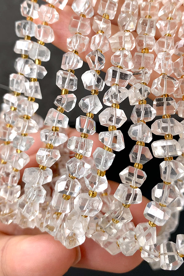 【天然石】 トパーズ ホワイト （ラフカット　タンブルカット） 大きさ　約4～5×6～7mm 穴径　約0.4～0.5mm